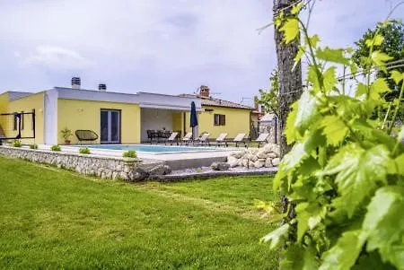 Ferienhaus Mila *